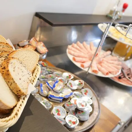 Budget Dbl Studio Free Breakfast Ljubljana Exterior photo