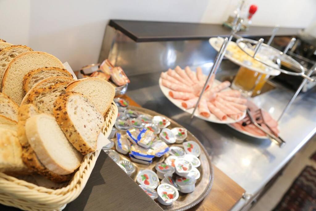 Apartment Budget Dbl Free Breakfast *